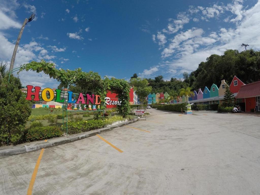 Holland Resort Phuket Bagian luar foto