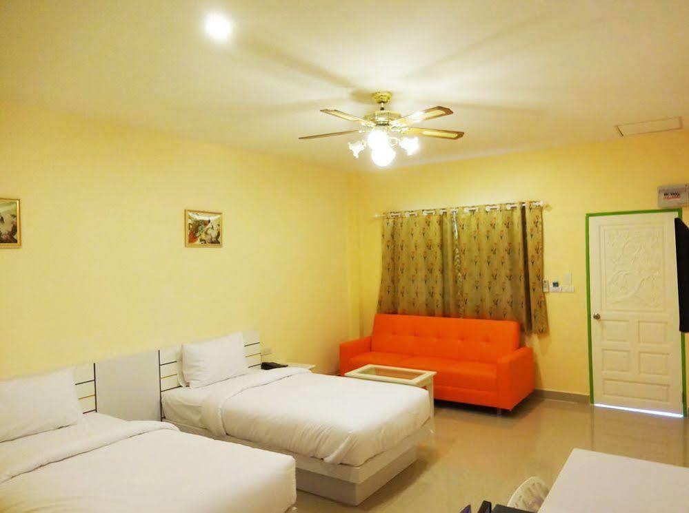 Holland Resort Phuket Bagian luar foto